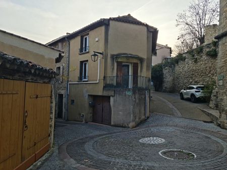maison de village avec garage et terrasse