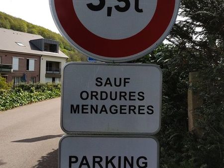 location place de parking privative saint-léger-du-bourg-denis - 76160
