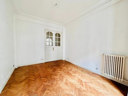 location appartement  m² t-4 à nice  2 500 €