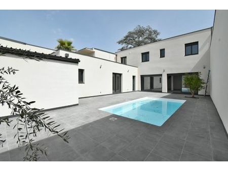 maison romans-sur-isère 207.77 m² t-5 à vendre  599 000 €