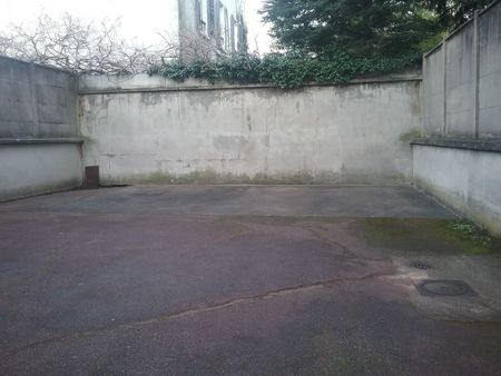 place de parking a fontenay s.b. a louer