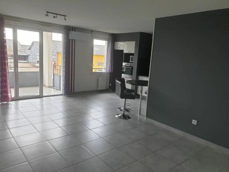 location appartement  m² t-3 à saint-marcellin  875 €