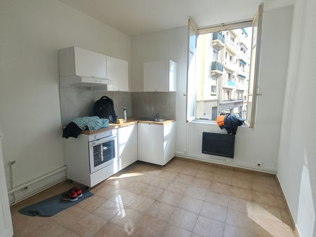 location appartement 1 pièces 13m2 marseille 4eme (13004) - 500 € - surface privée