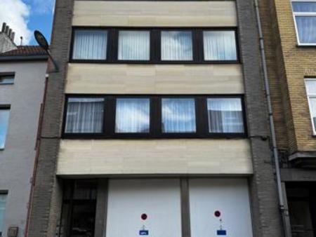 immeuble de rapport 3 appartements  garage & entrepôt 100 m²