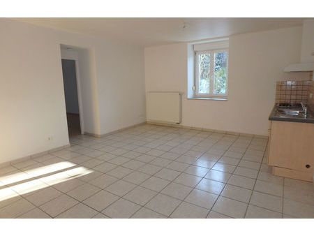 location appartement 3 pièces 81 m² maîche (25120)