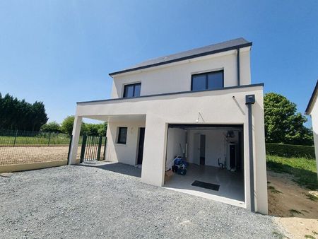 location maison  90 m² t-5 à ambillou  980 €