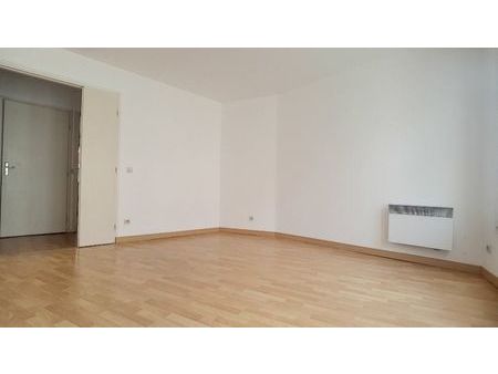 location appartement  m² t-2 à lille  762 €