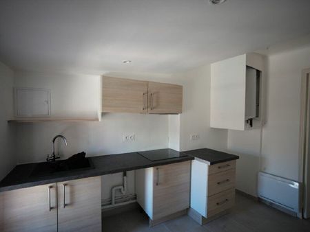 location appartement  m² t-3 à ollioules  680 €