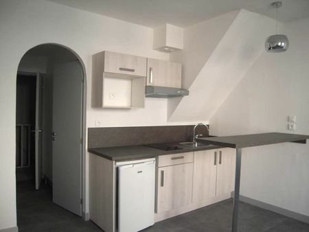 location appartement  m² t-0 à neufchâteau  290 €