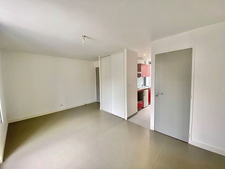 location appartement 1 pièce 24.56 m²