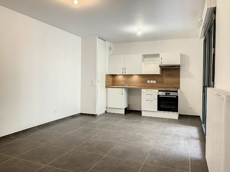 location appartement  m² t-2 à aix-en-provence  1 070 €