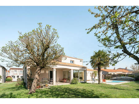 vente maison piscine à saint-julien-de-concelles (44450) : à vendre piscine / 184m² saint-