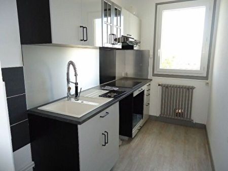 location appartement  m² t-3 à tours  831 €
