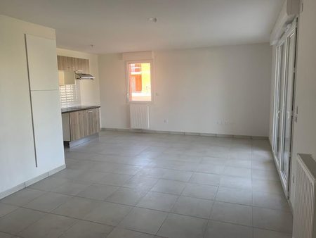 location appartement 3 pièces 62.71 m²