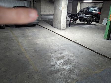 location d'une place de parking en sous-sol fermé