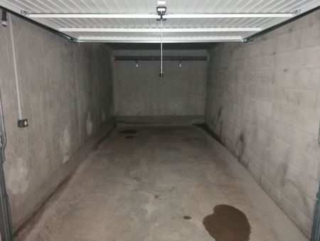 garage-box en sous-sol à amphion : 125eur