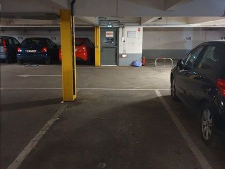 location place de parking saint-ouen