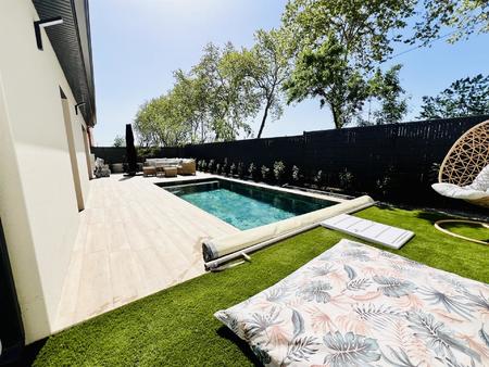 vente villa moderne plain-pied 4 pièces avec piscine