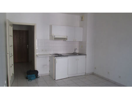 location appartement 1 pièce 25 m² bron (69500)