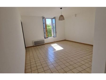 location appartement  m² t-2 à pont-saint-esprit  480 €
