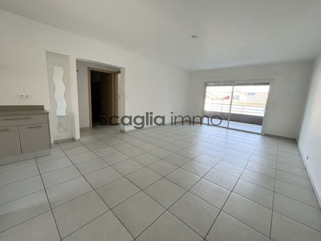 location appartement 3 pièces 78m2 ajaccio 20000 - 1400 € - surface privée