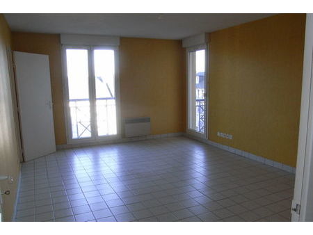 location appartement 3 pièces 74m2 rodez 12000 - 640 € - surface privée