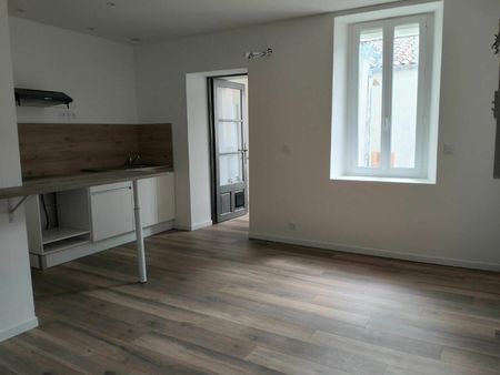 location appartement  m² t-3 à saint-ambroix  550 €