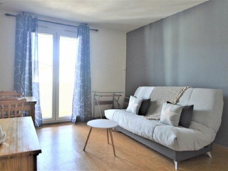 location appartement  m² t-1 à pau  412 €
