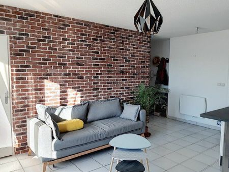 location appartement  m² t-2 à saint-pierre-des-corps  600 €