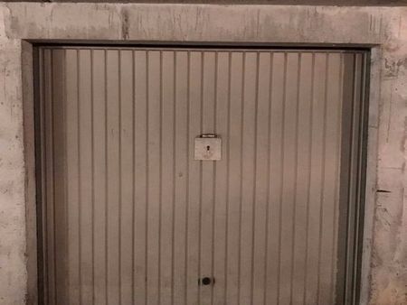 loue garage / box / parking