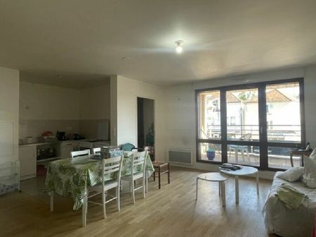location appartement  m² t-2 à crosne  920 €