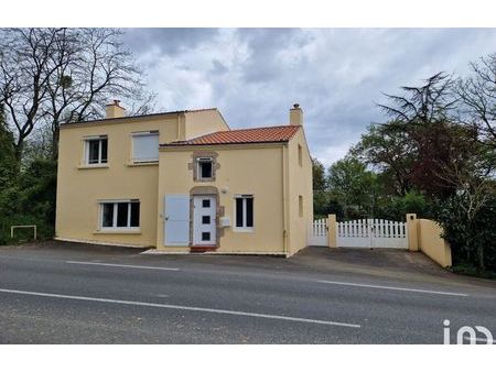 vente maison 5 pièces 96 m² saint-étienne-du-bois (85670)