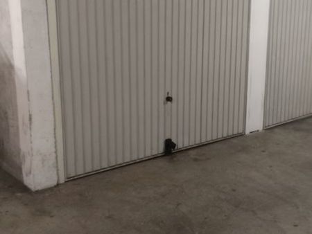 location garage fermé dans une résidence privée