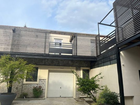 maison 3 pièces avec terrasse et grand garage