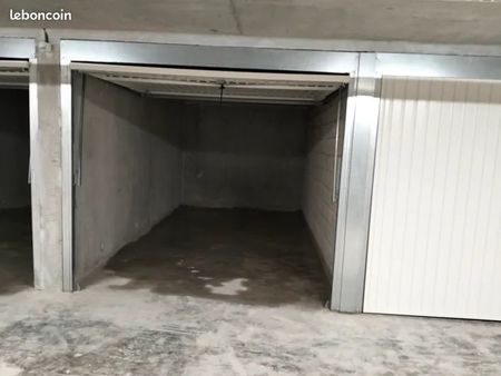 garage/box 13m2 sécurisé