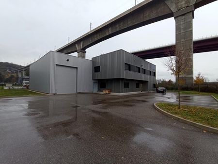 local industriel 660 m²
