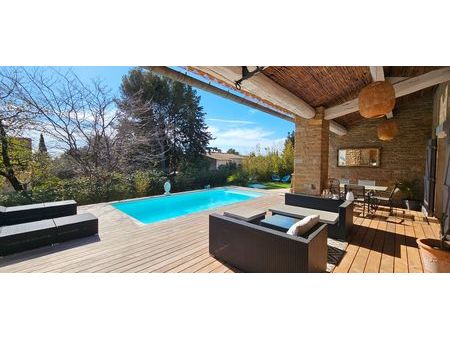 villa rénovée de 180 m2 avec piscine