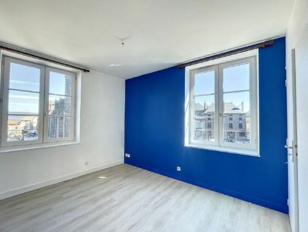location appartement  m² t-2 à saint-flour  530 €