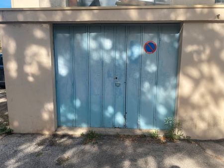 parking/box aix-en-provence