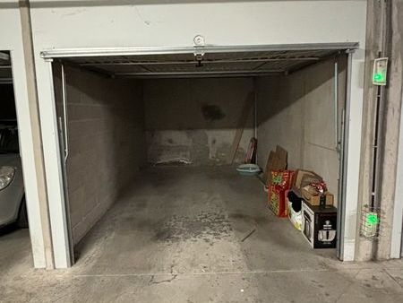 garage box fermé 14m2 sainte marthe
