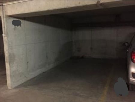 place de stationnement parking souterrain