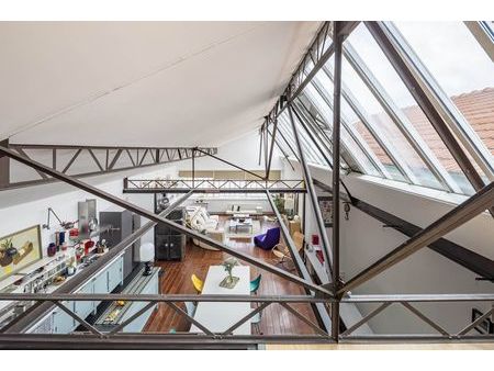 loft/atelier/surface 4 pièces 279 m²
