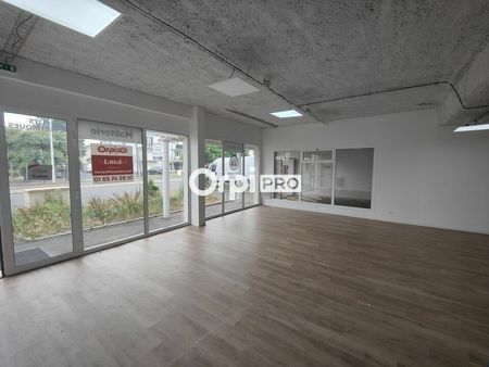 local commercial 131 m²