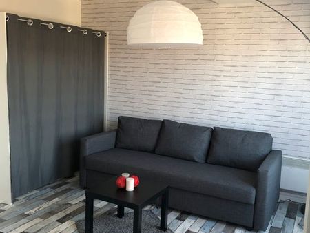 vend charmant studio meublé de 22 m2 à goussainville