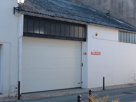 emplacement parking dans garage ferme