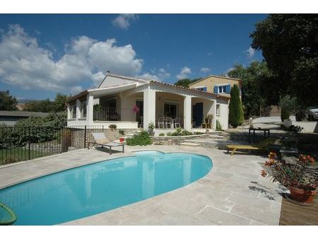 villa 7 pièces 160 m2 environ avec piscine sur terrain de 1 500 m2