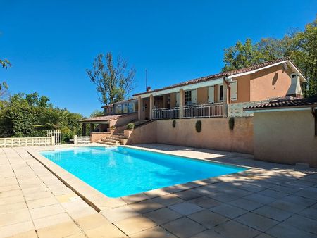 villa t5 de campagne avec piscine