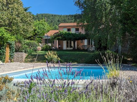 villa 5 pièces 183 m2 avec grand jardin et piscine