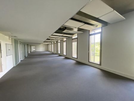 bureau 3 432 m²