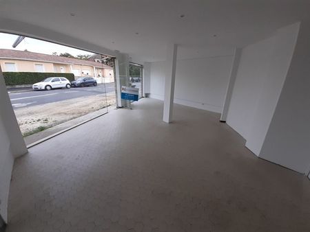 local commercial 64 m²